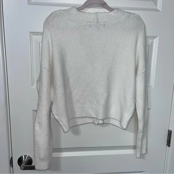 Love Tree White Cropped Cardigan Sweater Soft Long Sleeve Large New - Picture 6 of 8